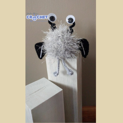 Modern Crochet Wall Hangings and Accessories Design PDF