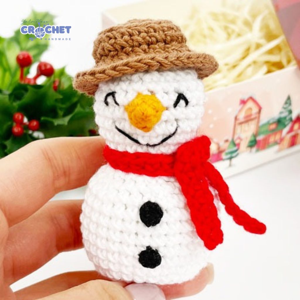 MQ-048-Snowman with Melon Hat Amigurumi Crochet Pattern PDF